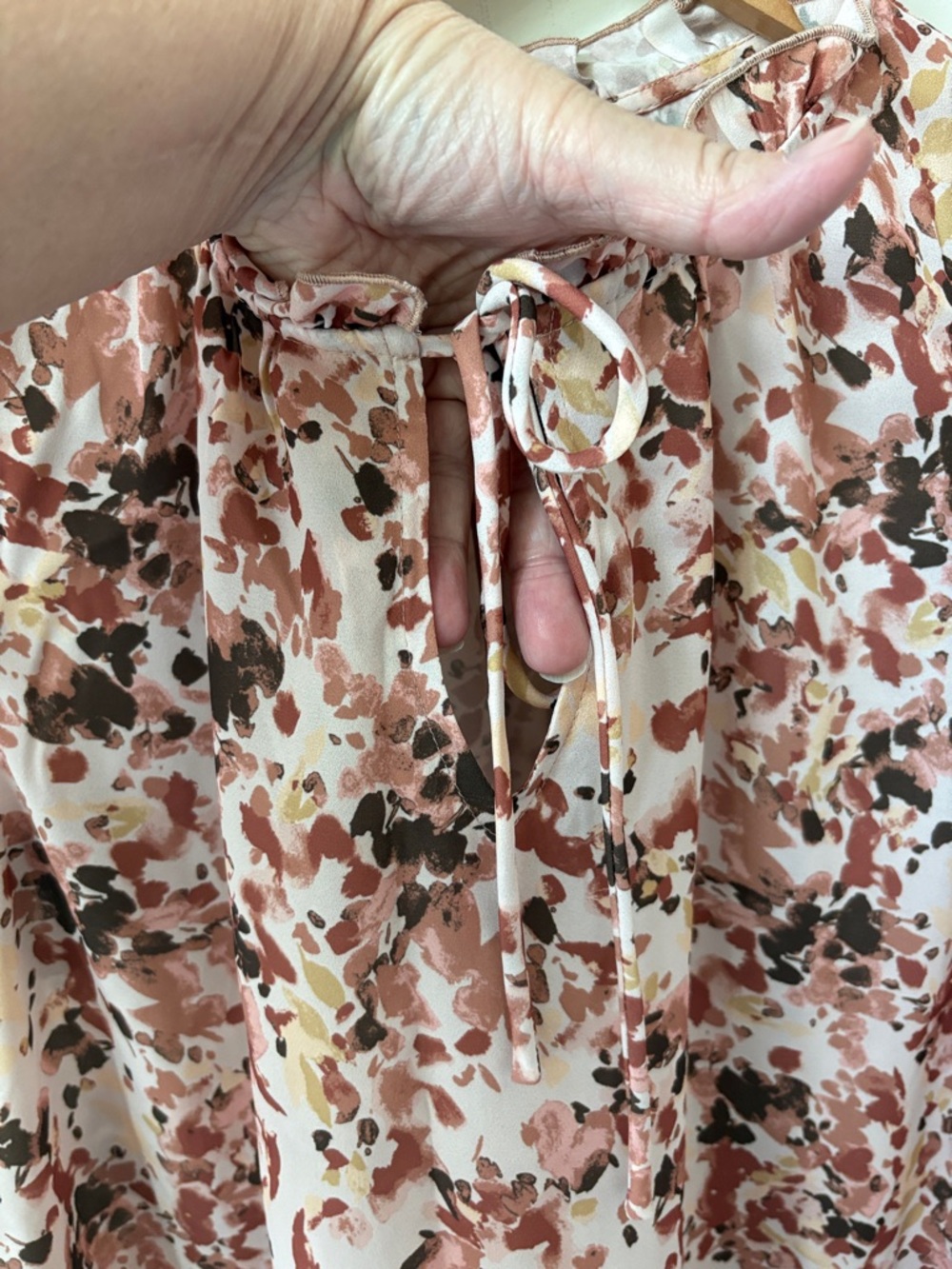 Voy Paint Splatter Peasant Top Blouse in Earth Tones Tie Neck Boho Office Size M - Picture 5 of 9